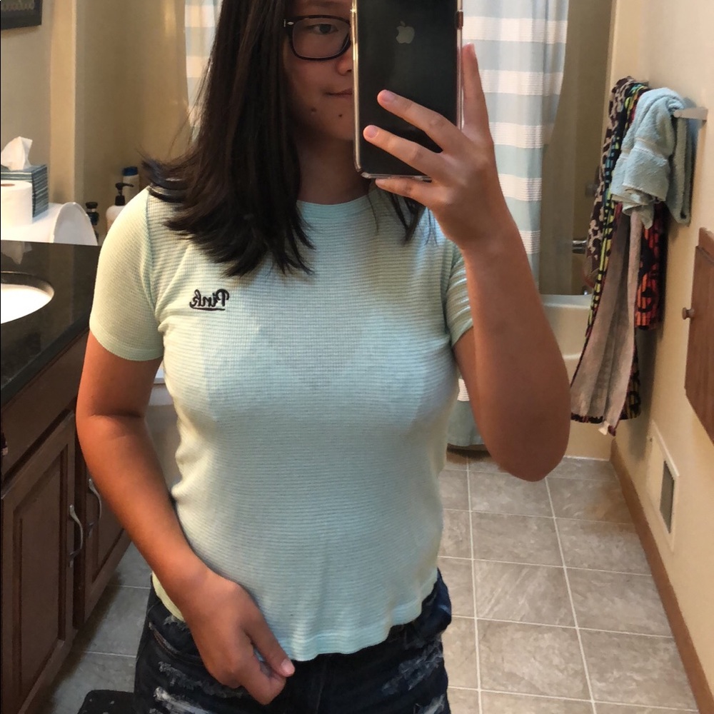 VS PINK Cropped Tee